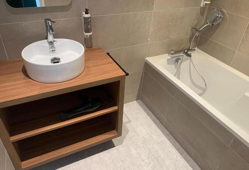 Семейный Номер, L Escale Marine, The Originals Relais