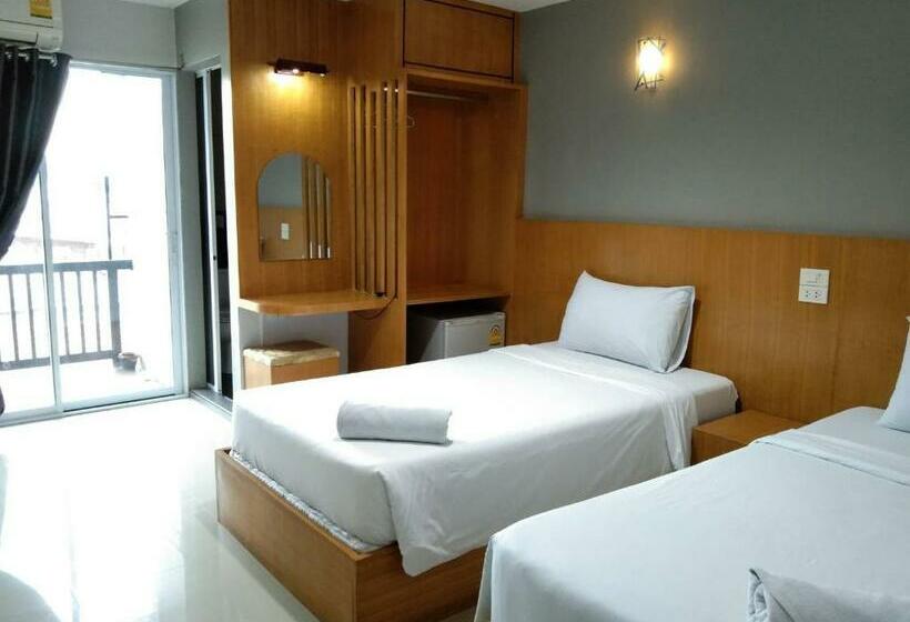 חדר סטנדרט עם מרפסת, @me2