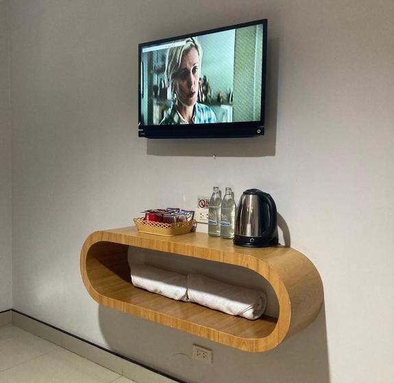 חדר סטנדרט לארבעה, @me2