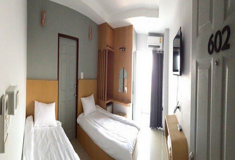 חדר משפחתי, @me2