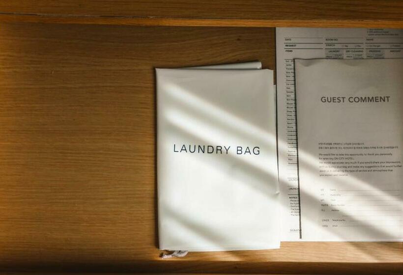 غرفة ديلوكس, On City