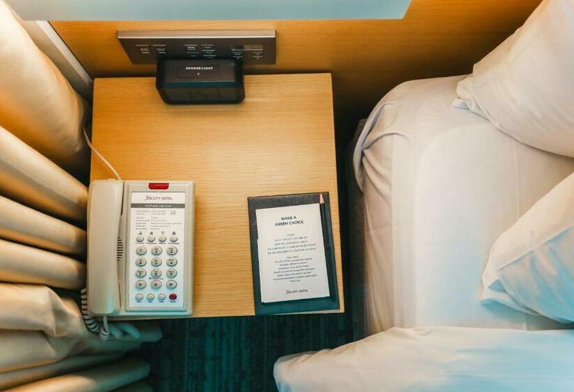 غرفة ديلوكس, On City