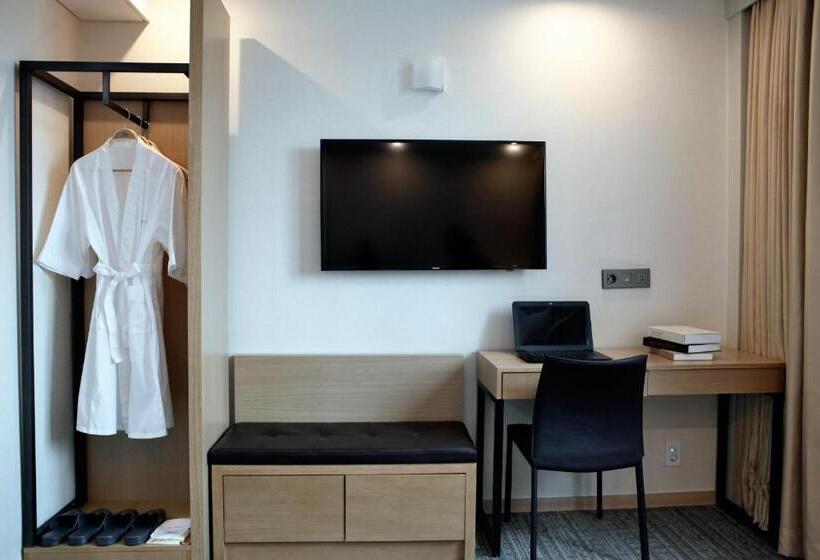 Номер Deluxe, On City