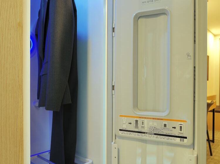 غرفة ديلوكس, On City