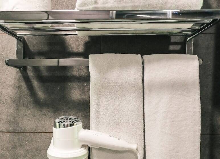 غرفة بريميوم, On City