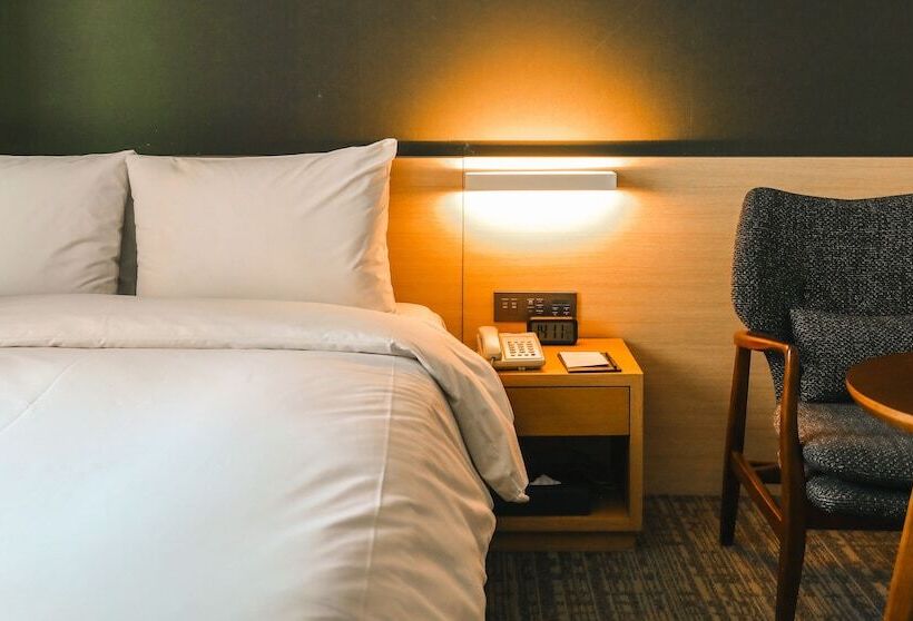 غرفة بريميوم, On City