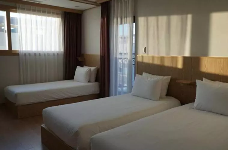 اتاق استاندارد سه نفره, Soldongsan Stay