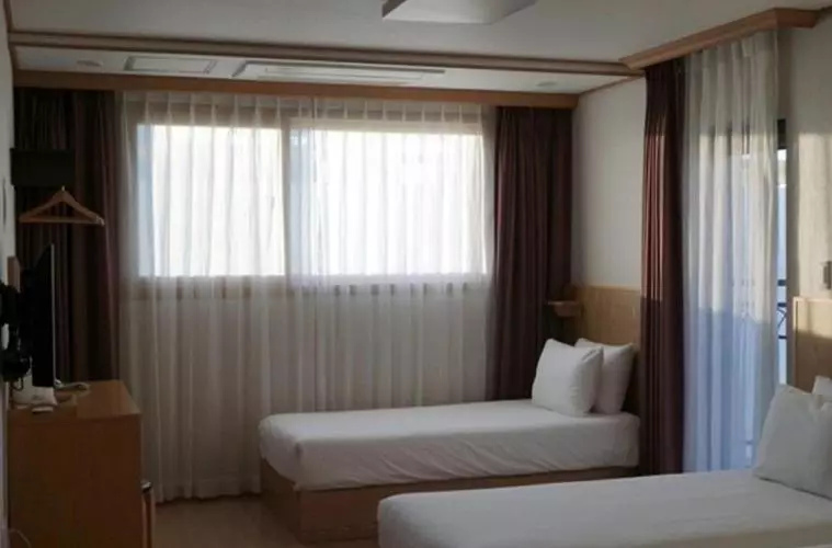 اتاق استاندارد سه نفره, Soldongsan Stay