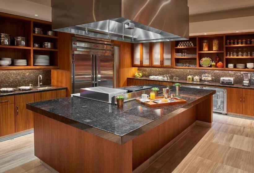 جناح, The Clement Hotel   All Inclusive Urban Resort