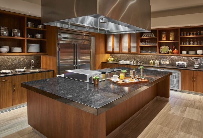 جناح, The Clement Hotel   All Inclusive Urban Resort