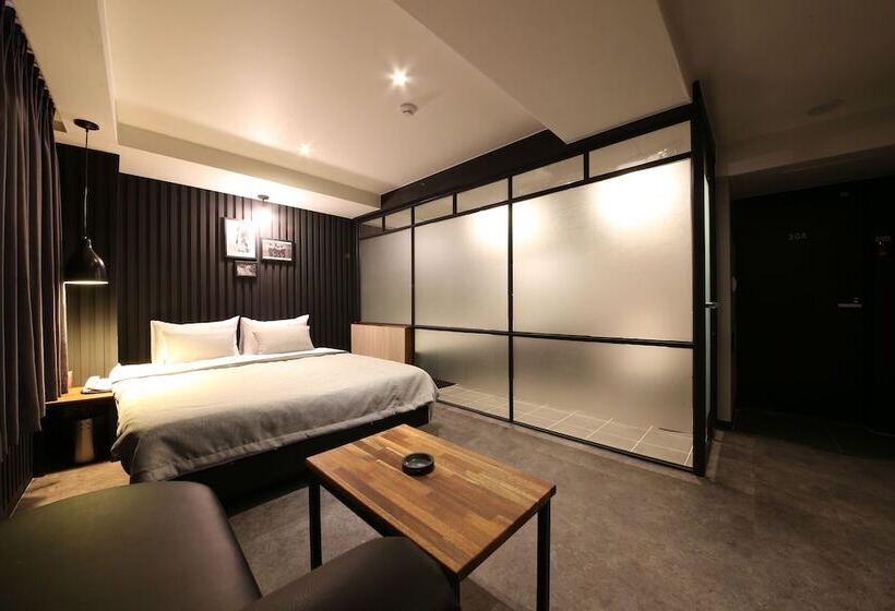 프리미엄 룸, The Last Hotel Nampo