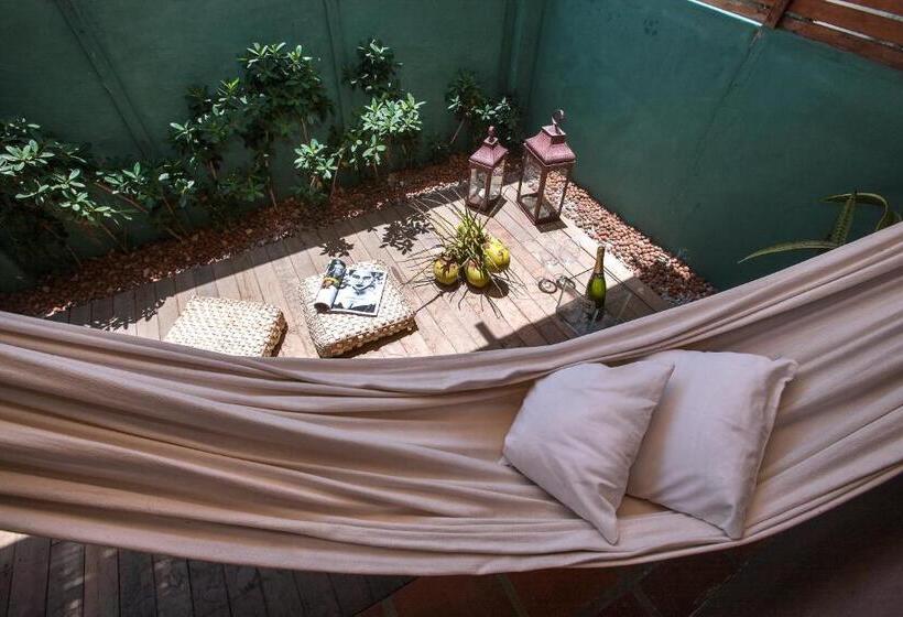 جناح, Villaggio Tudo Bom