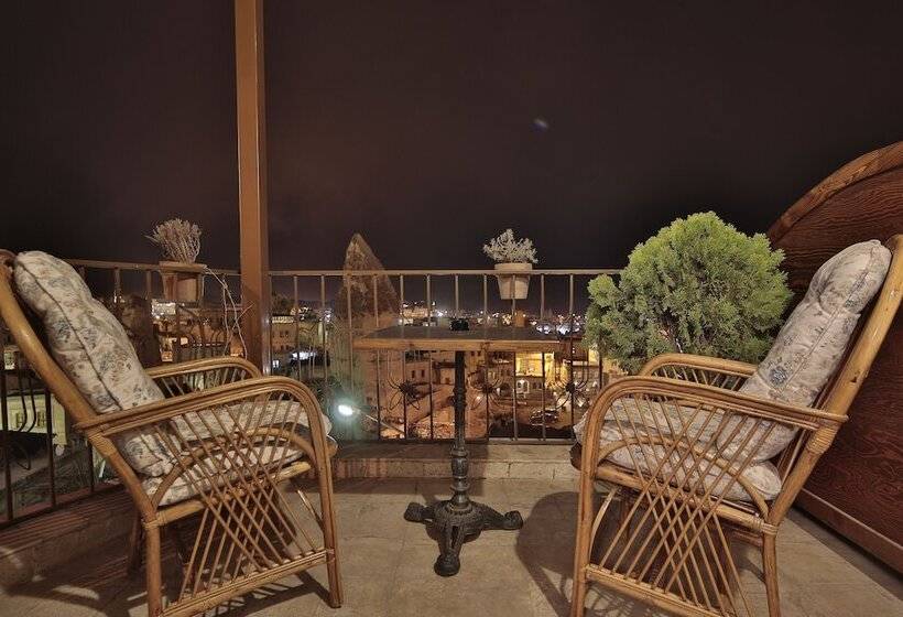 اتاق لوکس با بالکن, Vista Cave