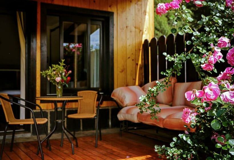 غرفة ديلوكس, Malachite Manor