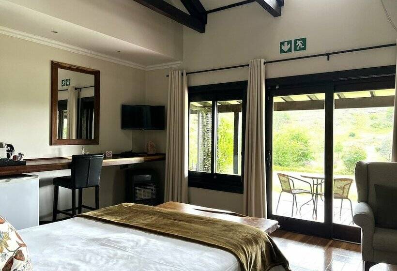 غرفة ديلوكس, Malachite Manor