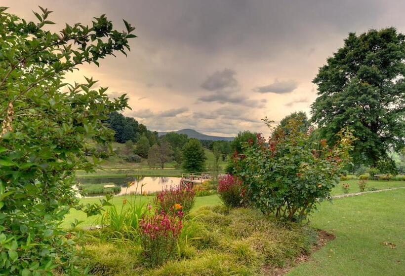 غرفة كلاسيكية, Malachite Manor