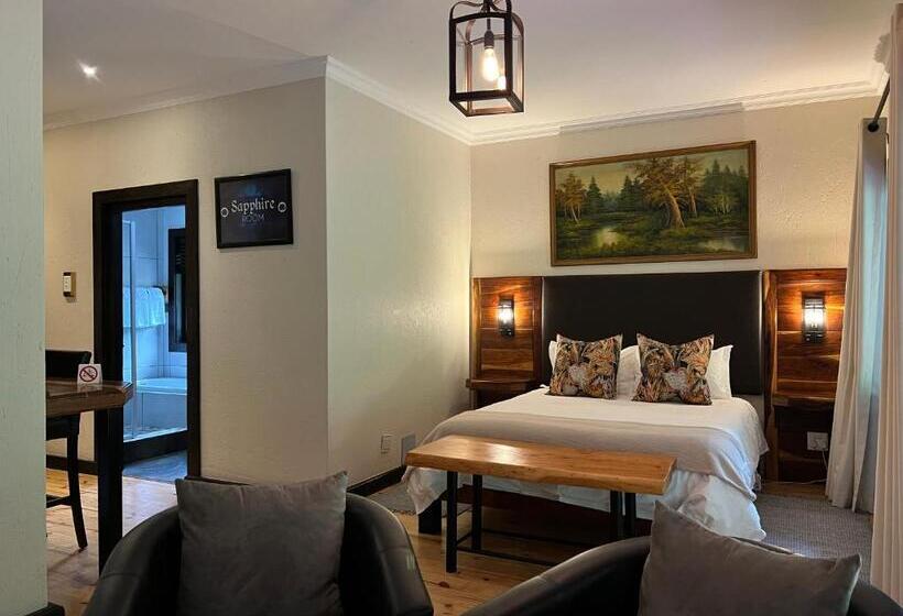 غرفة ديلوكس ثلاثية, Malachite Manor