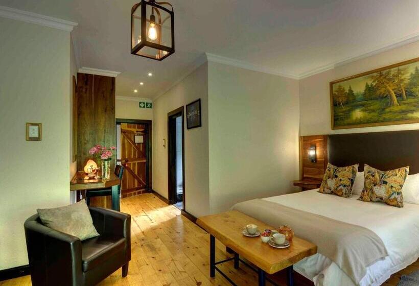 غرفة ديلوكس ثلاثية, Malachite Manor