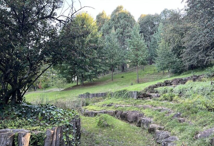 غرفة ديلوكس ثلاثية, Malachite Manor