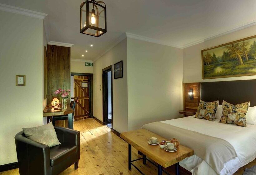 غرفة ديلوكس ثلاثية, Malachite Manor