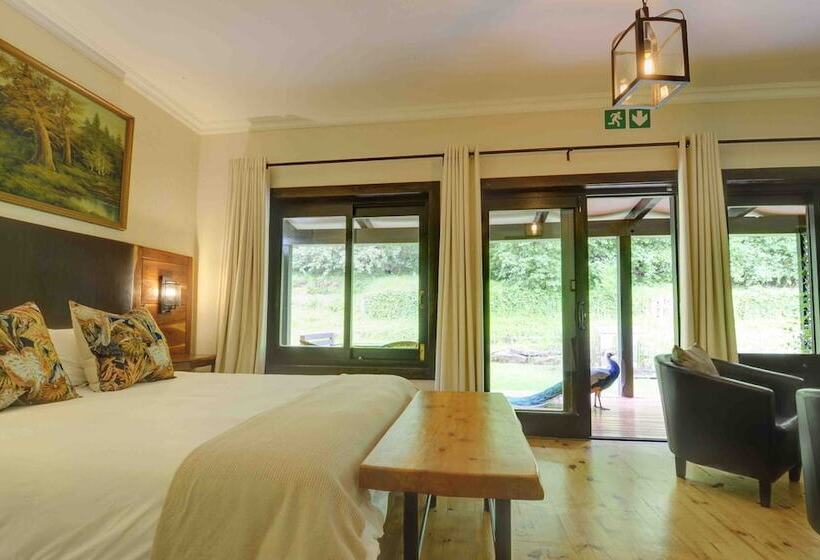 غرفة ديلوكس ثلاثية, Malachite Manor