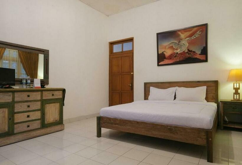 디럭스 스위트, Reddoorz At Griya Cemara Homestay Yogyakarta