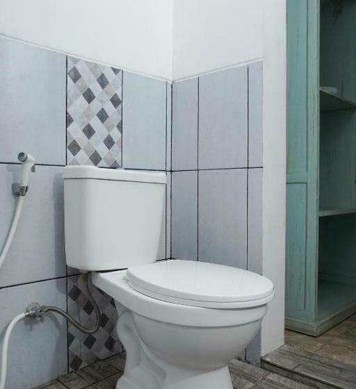 디럭스 스위트, Reddoorz At Griya Cemara Homestay Yogyakarta