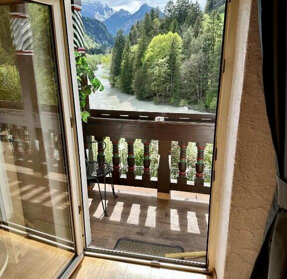 غرفة قياسية مزوَّدة بشُرفة, Pension Steakhaus Füssen