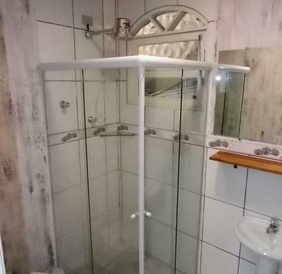اتاق پنج‌تخته استاندارد, Betume