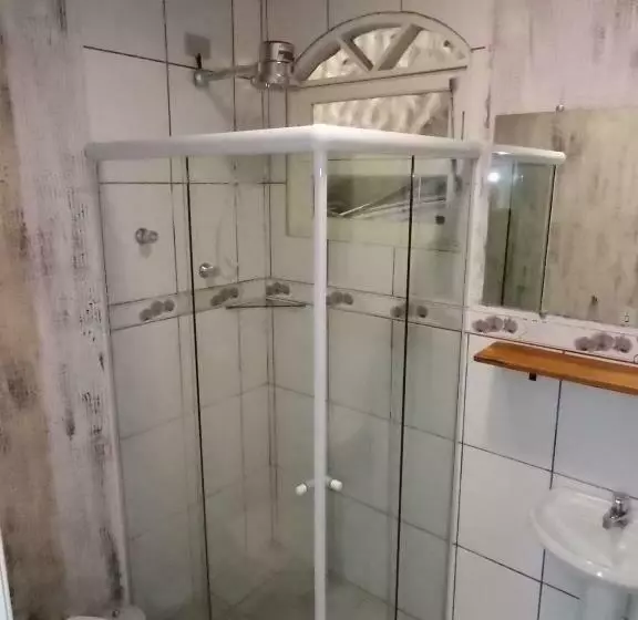 اتاق پنج‌تخته استاندارد, Betume