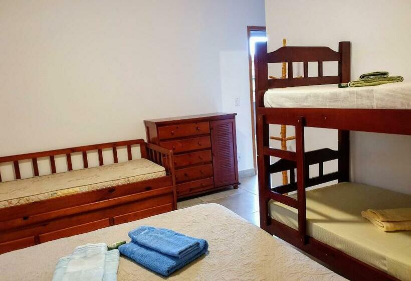 סוויטה משפחתית, Hospedaria Cobras E Lagartos