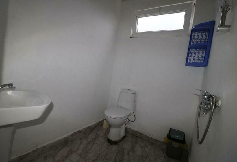 اتاق استاندارد سه نفره, Private House Suliko