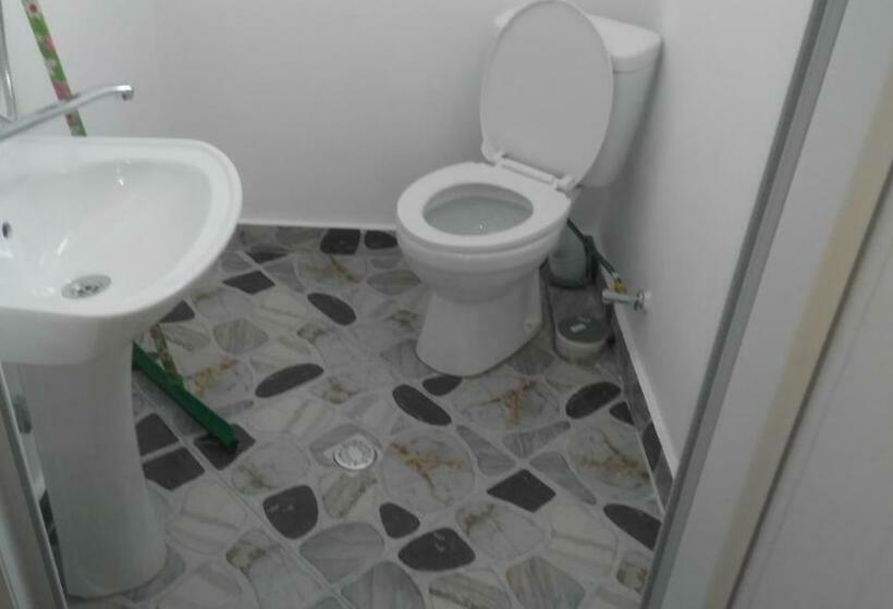 اتاق استاندارد سه نفره, Private House Suliko