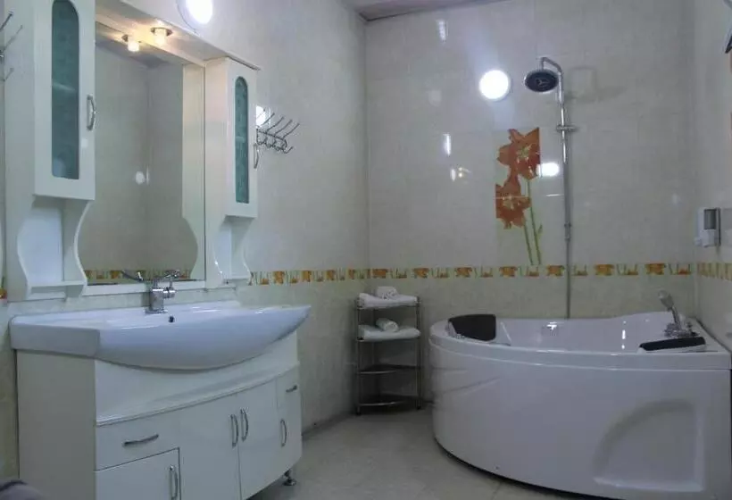 اتاق لوکس, Hello Dushanbe Hostel