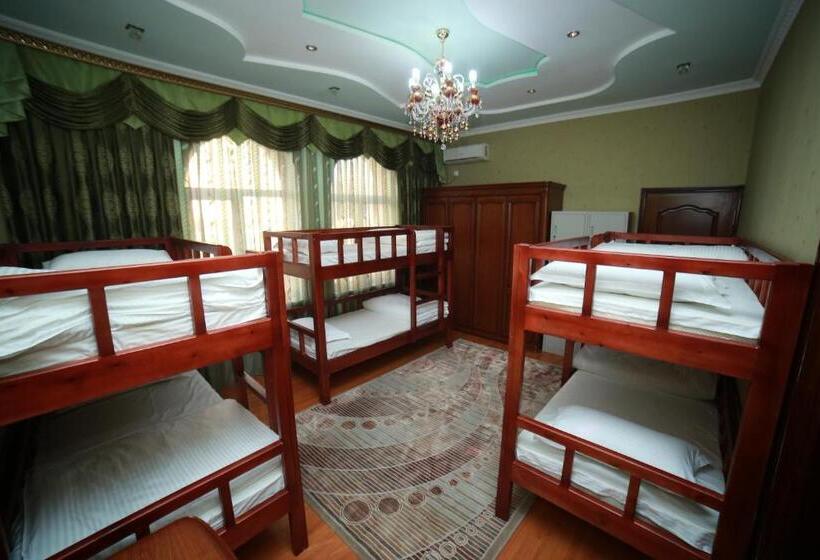 تختخواب در اتاق مشترک, Hello Dushanbe Hostel