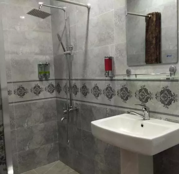 تختخواب در اتاق مشترک, Hello Dushanbe Hostel