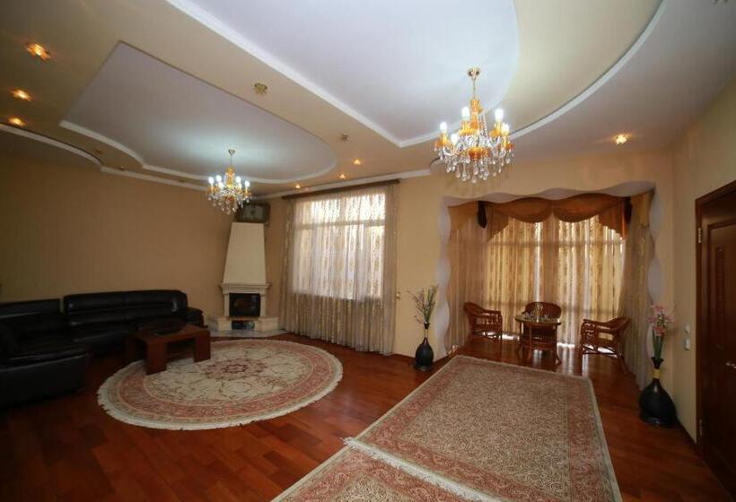 تختخواب در اتاق مشترک, Hello Dushanbe Hostel