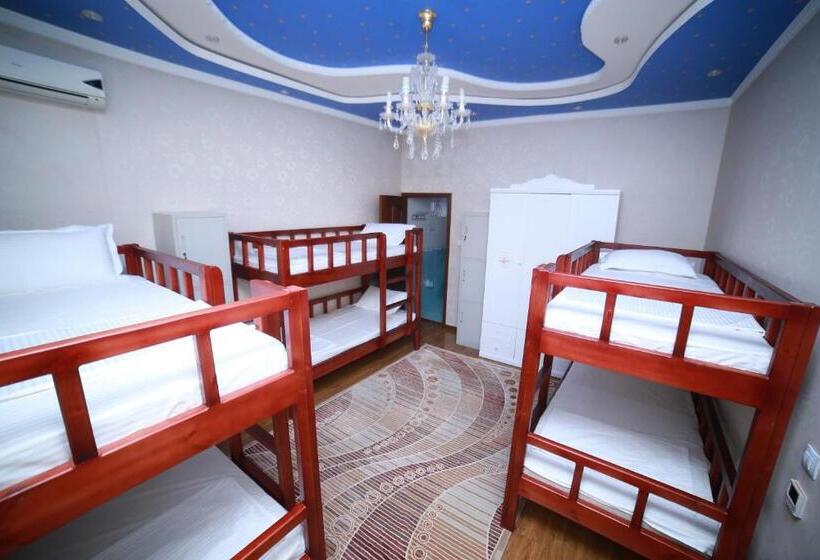 تختخواب در اتاق مشترک, Hello Dushanbe Hostel