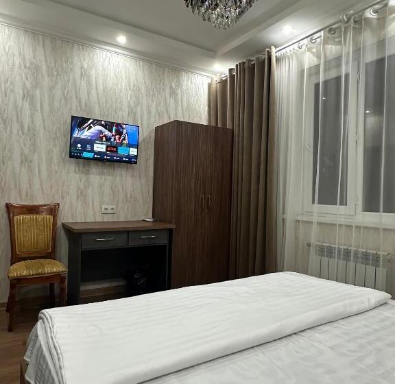 اتاق استاندارد با تخت بزرگ, Hello Dushanbe Hostel