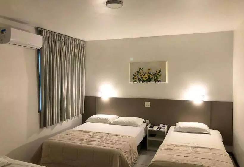 Economy Triple Room, Concatto