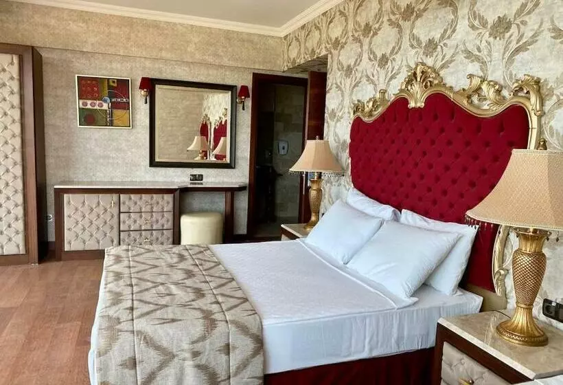 庭の見えるバルコニー月スタンダードルーム, Laur Hotels Experience & Elegance