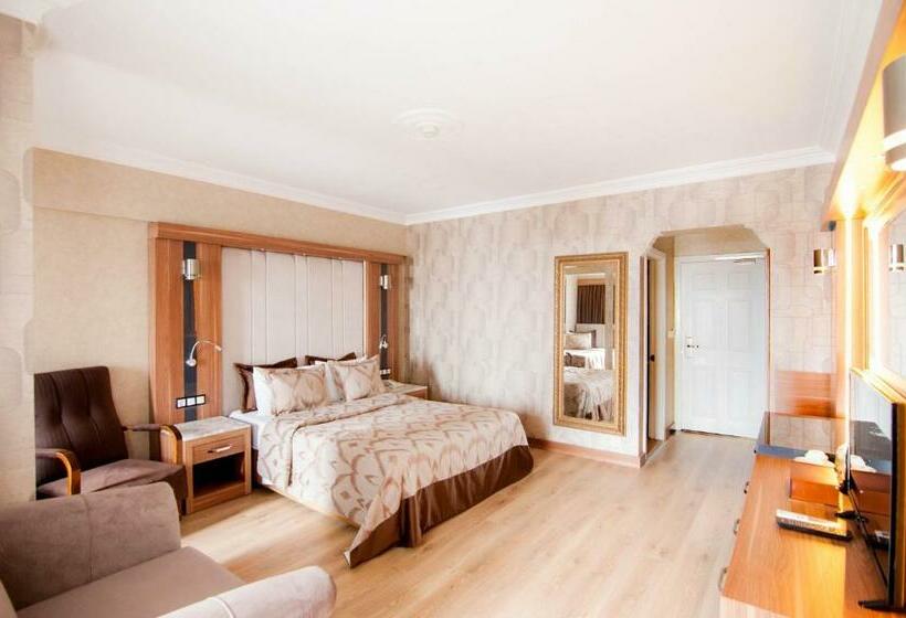 Номер Стандарт с Балконом Вид на Сад, Laur Hotels Experience & Elegance