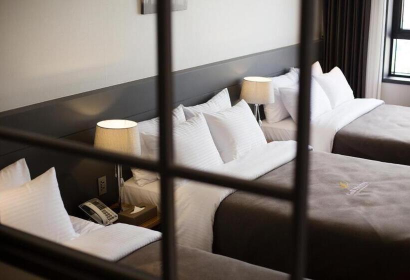 Camera Familiare Deluxe, Gnb