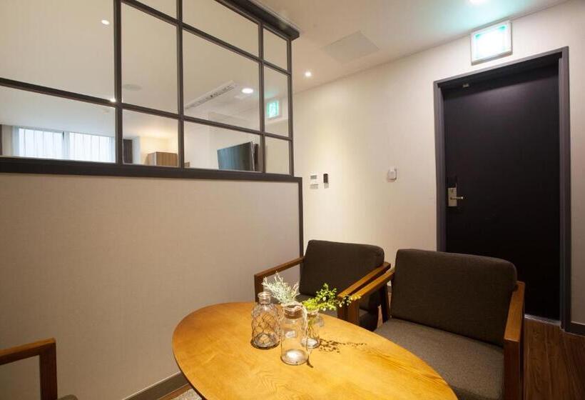 Camera Familiare Deluxe, Gnb