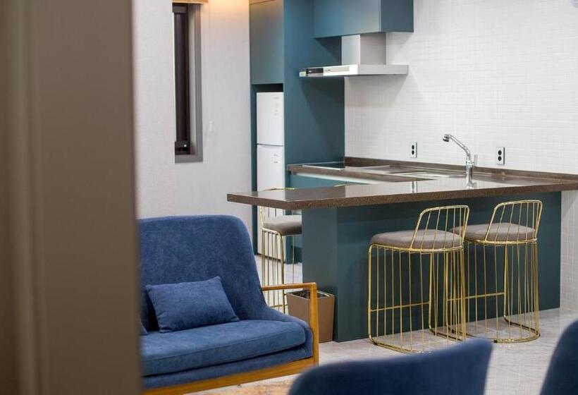 Appartamento Attico 1 Camera da letto, Gnb