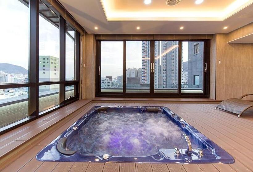 Appartamento Attico 1 Camera da letto, Gnb