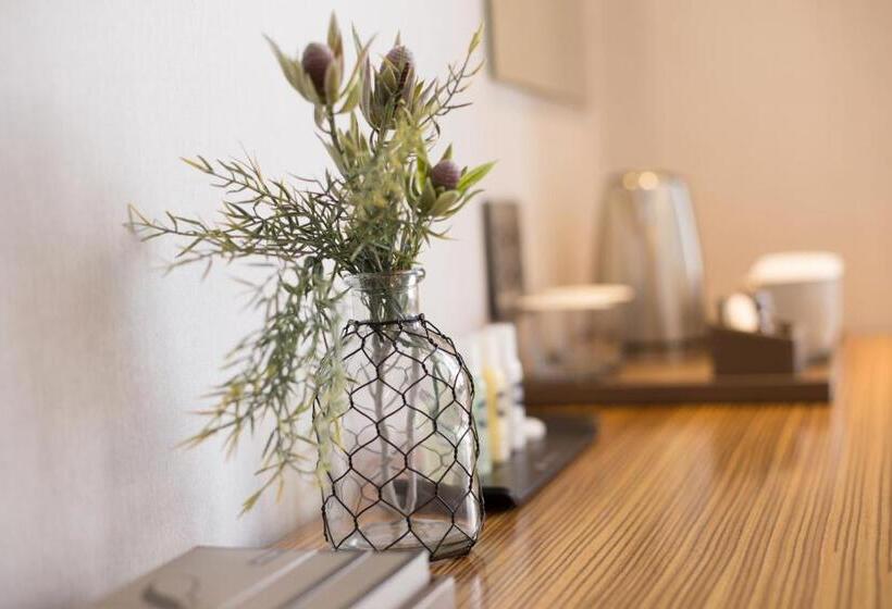 Camera Standard, Gnb