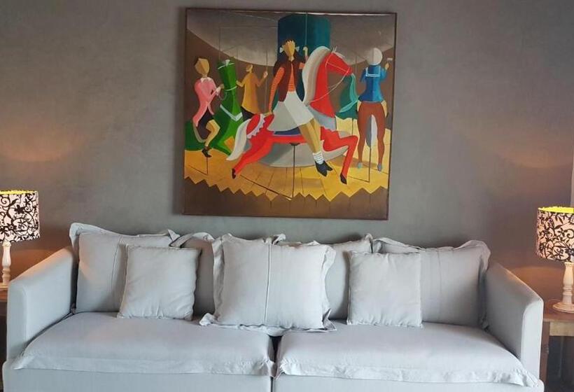 Люкс Вид на Горы, Ladiv Ttá