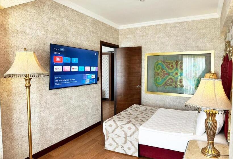Семейный Номер Вид на Сад, Laur Hotels Experience & Elegance