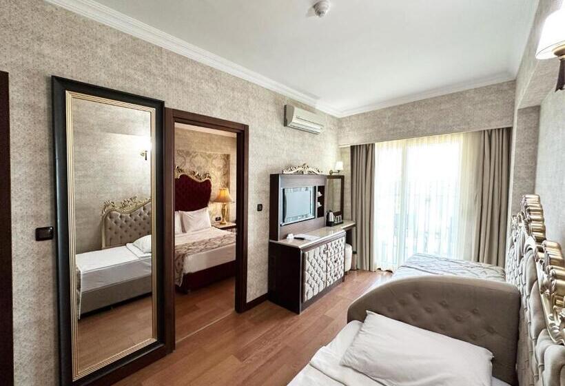 Семейный Номер Вид на Сад, Laur Hotels Experience & Elegance